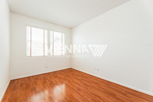 Building Photo - Cute 3 Bedroom Home in Twelve Bridges