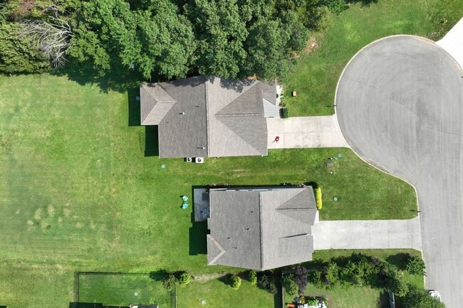 Building Photo - **2019-BUILT EXECUTIVE HOME IN A CUL-DE-SA...