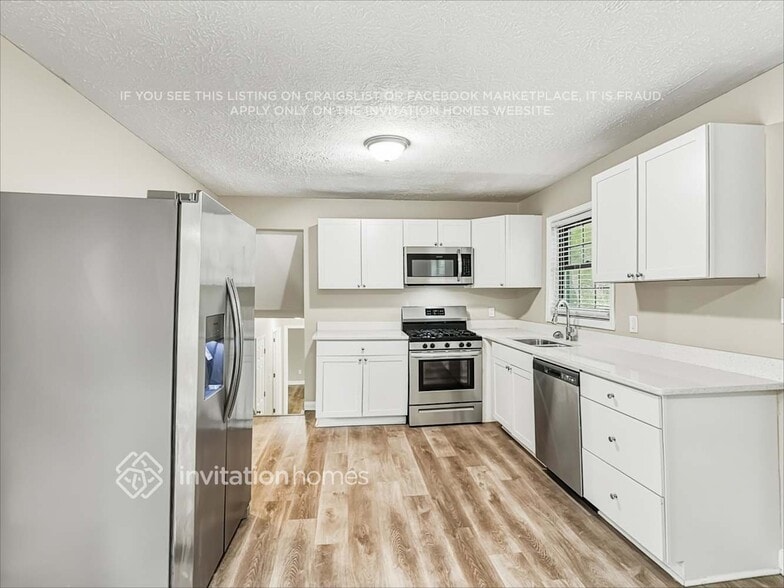 Building Photo - 2652 Williamsburg Dr