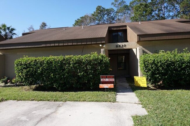 Primary Photo - Two Bedroom Townhouse Near NAS Jax