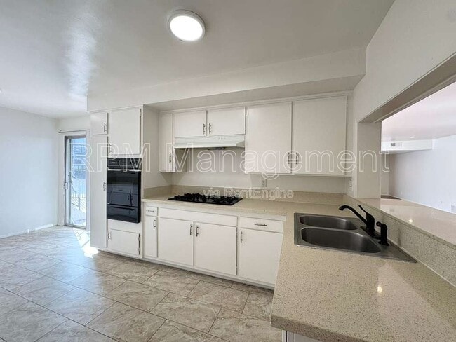 Building Photo - 11939 Albers St