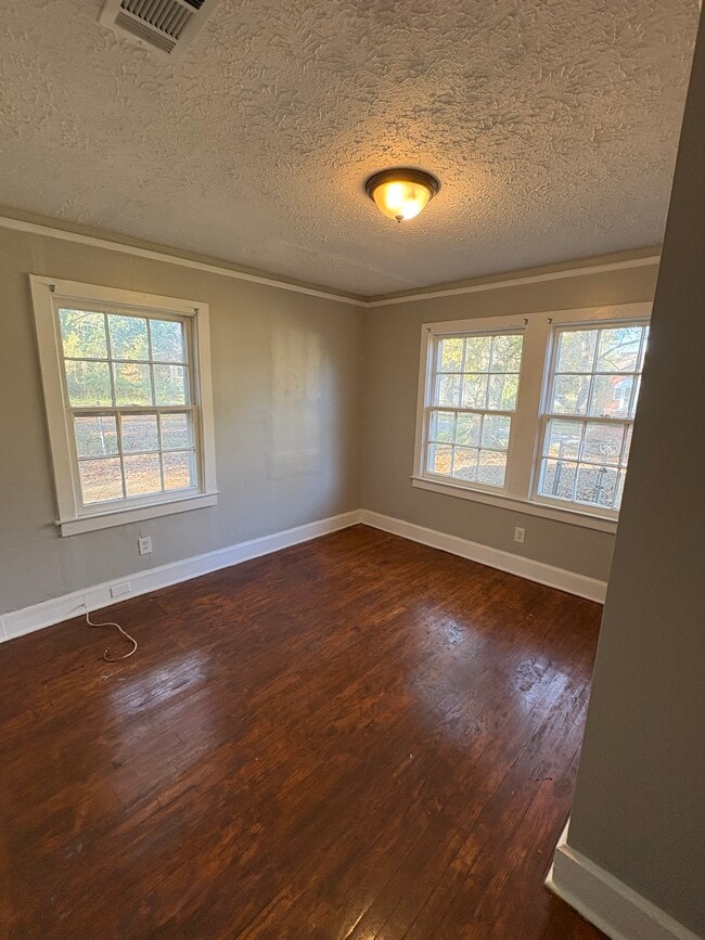 Building Photo - 1982 Johnson St