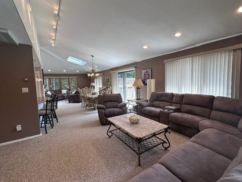 Building Photo - 500 Hoffman Ln