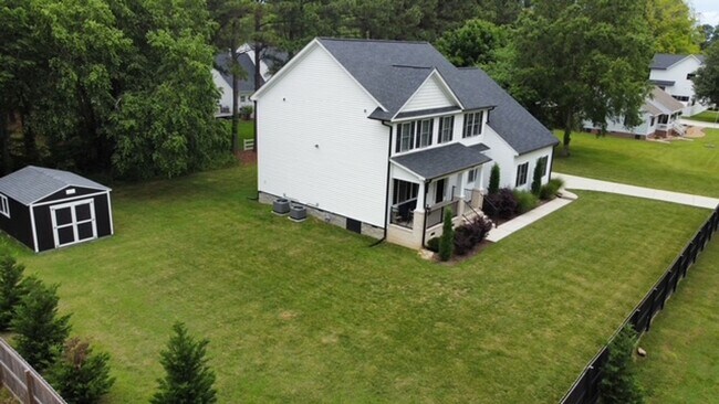 Building Photo - 718C Poquoson Ave