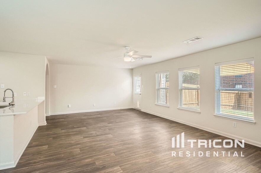Building Photo - 1026 Barrymore Ln