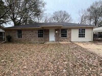 Building Photo - Renovated 3 Bedroom 1 Bath Home for Rent! with Detached Garage!
