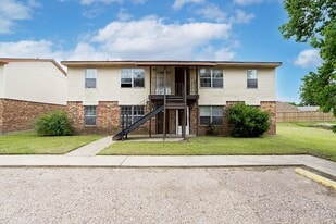 Building Photo - Briarcrest