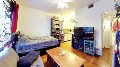 Building Photo - Second Floor Sheridan Park Studio