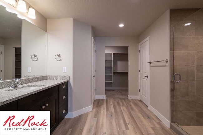 Building Photo - 3 Bedroom Hurricane Townhome With Scenic Views
