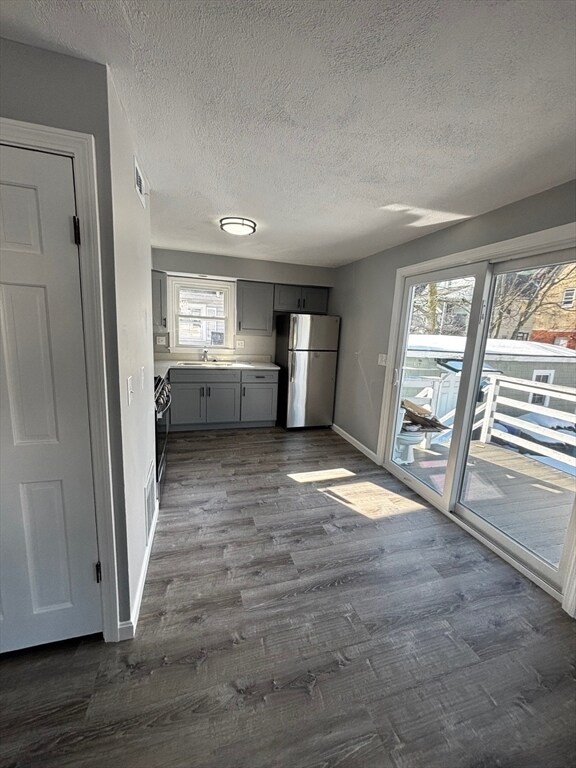 Building Photo - 94 Whitfield St