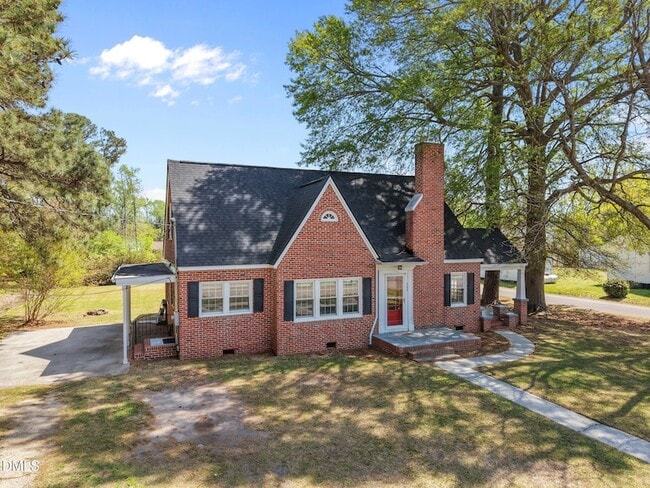 Building Photo - 302 W Main St