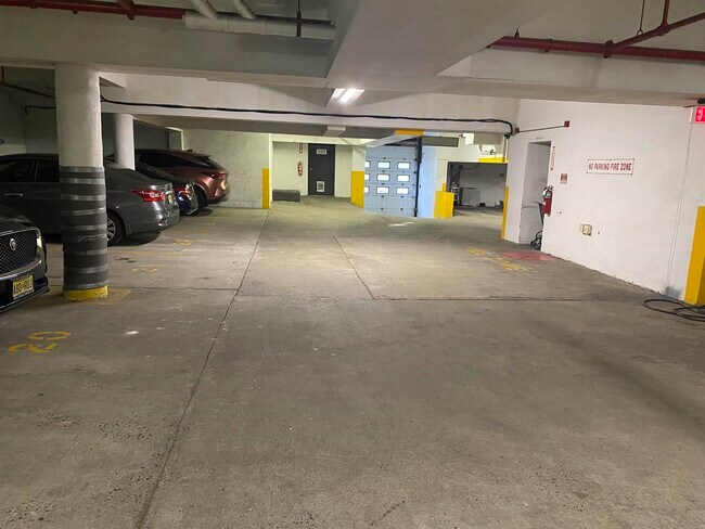 Building Photo - 517 74th St