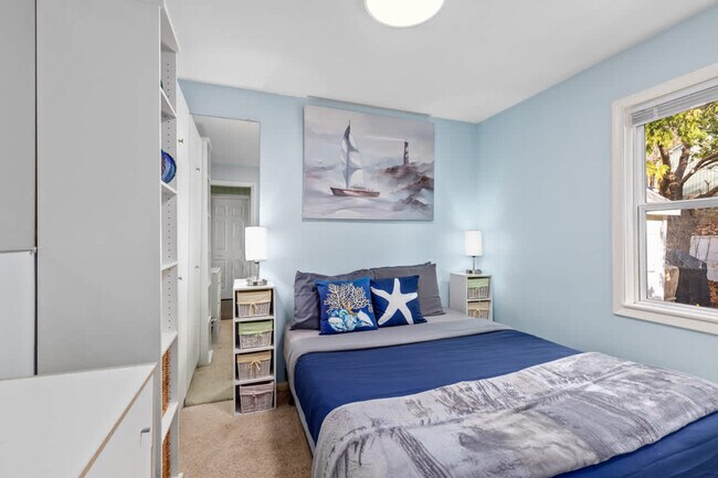 Building Photo - 8685 Je-NE-Be Dr NE