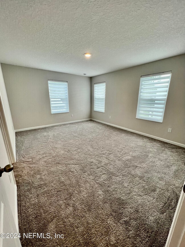 Building Photo - 535 S Woodlawn St