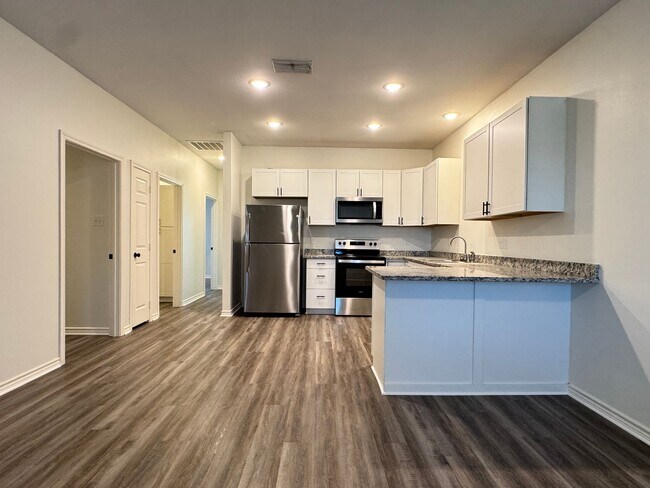 Building Photo - 13209 County Rd 499