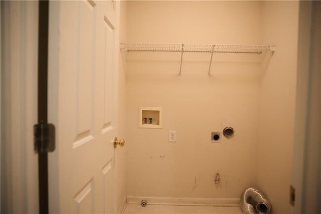 Building Photo - 5454 Medlock Corners Dr