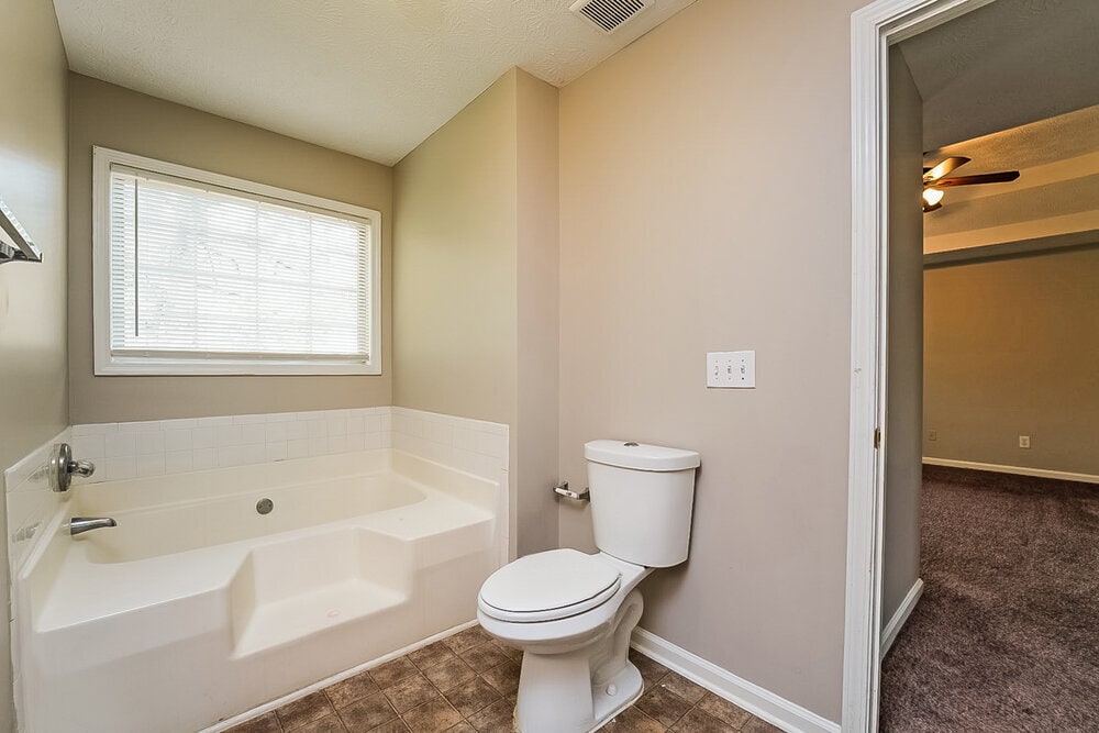 Building Photo - 915 Eagle Pointe Dr NW