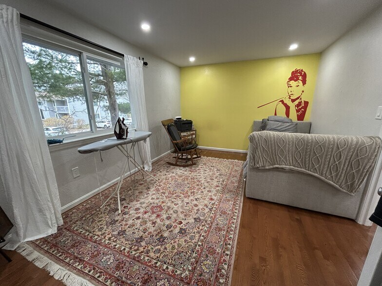 Building Photo - 6 Beals Cove Rd