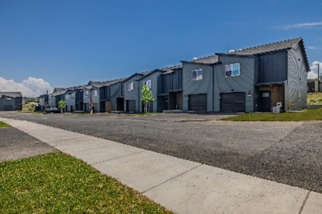 Building Photo - 3384 Crosswind Ct