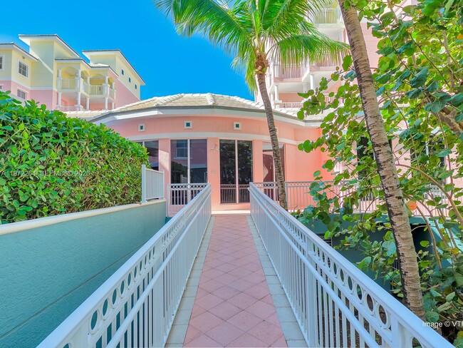 Building Photo - 2051 SE 3rd St