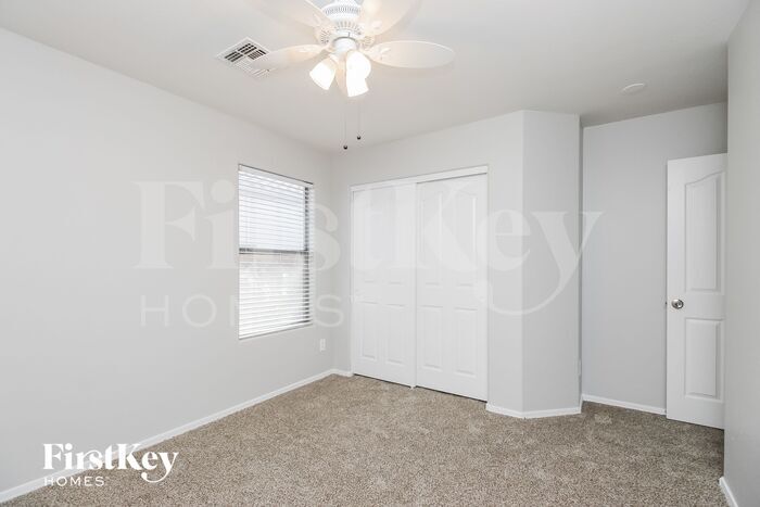Building Photo - 480 W Dexter Way