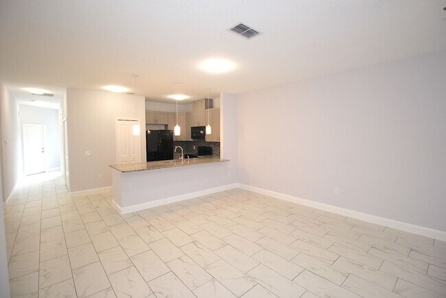 Building Photo - Luxury 4 Bed 2 Bath Townhome in Cypress Kn...