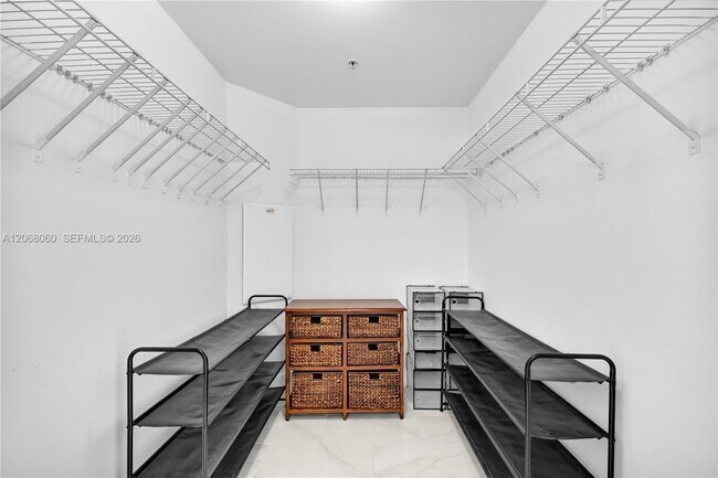 Building Photo - 7900 Harbor Island Dr