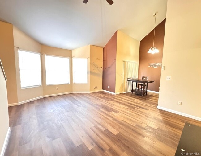 Building Photo - 199 Ramapo Rd