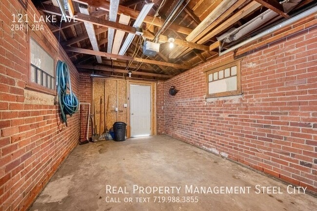 Building Photo - 121 Lake Ave