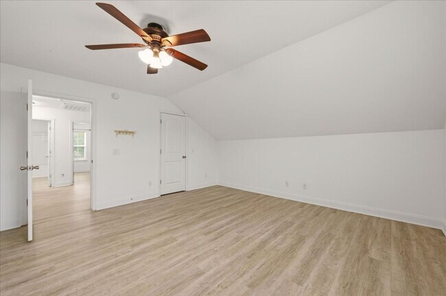 Building Photo - Spacious 5-Bedroom Home with Screened Patio & Private Fenced Yard in Guyton