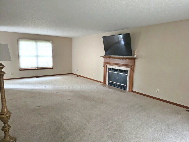 Building Photo - 52212 Evard Dr