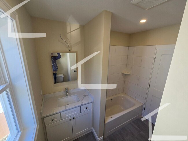 Building Photo - 3-bed, 3-bath Townhouse in Brighton - 2 Parking Spots Incl!