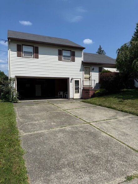 Building Photo - 222 Indiana Ave