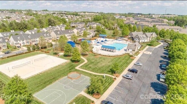 Building Photo - 6126 Trailwater Rd