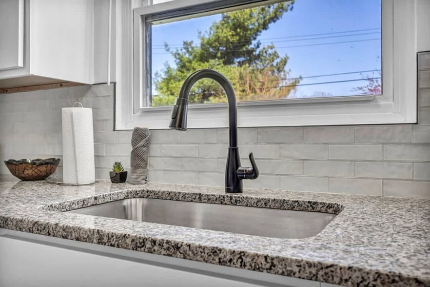 Building Photo - 113 Madison Ave