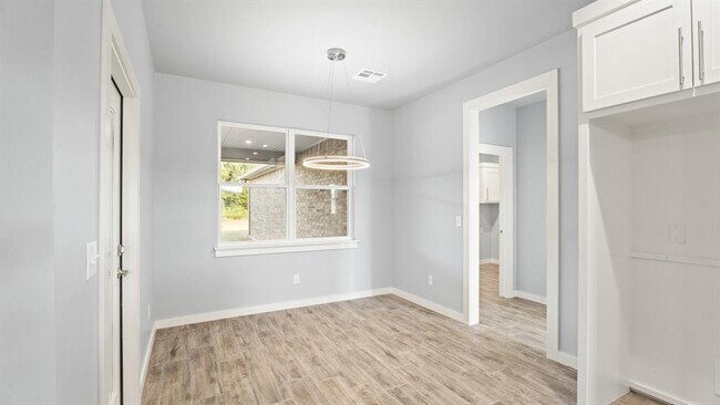 Building Photo - 214 Olde Ml Ct