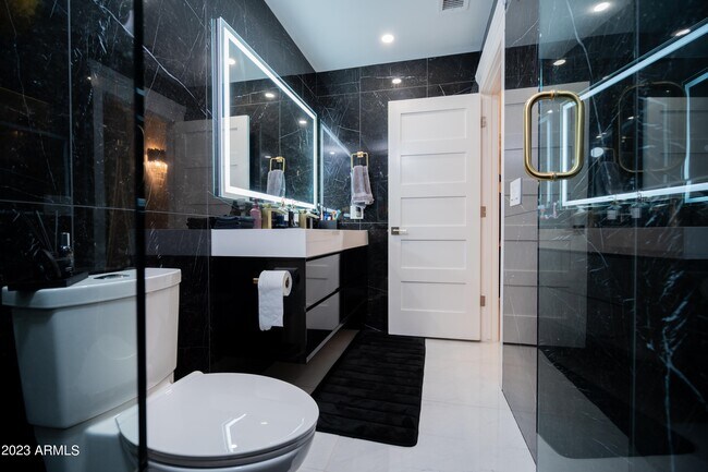 Building Photo - 2257 W Roy Rogers Rd