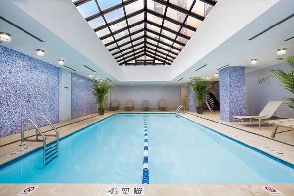 Primary Photo - Le Triomphe