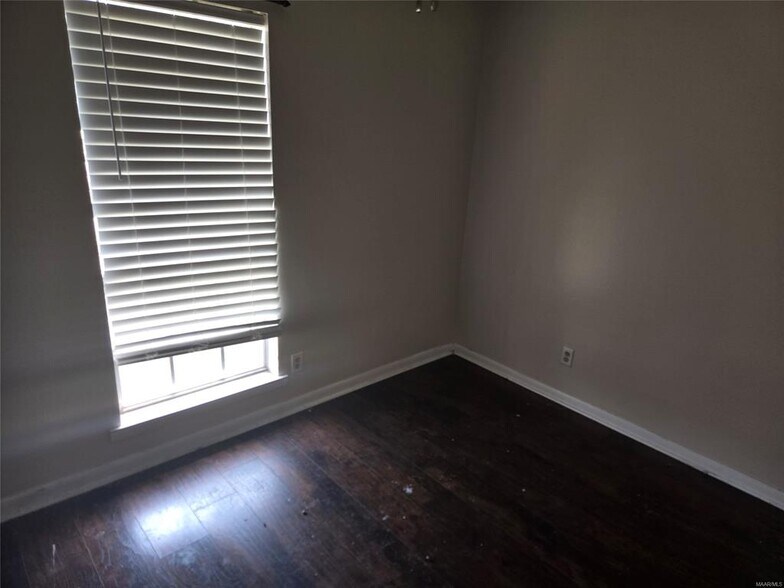 Building Photo - 4259 Burtonway Dr