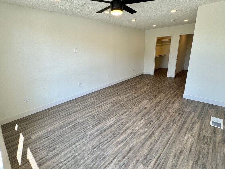 Building Photo - 3715 S Canfield Ave