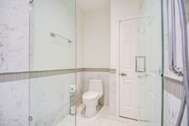 Building Photo - 435 W Rio Salado Pkwy