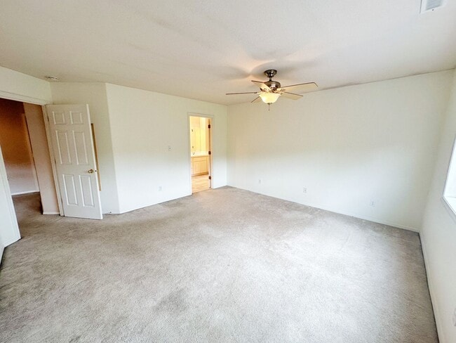 Building Photo - Gorgeous 4-Bedroom, 2.5-Bathroom House in Beaverton with Fenced Backyard, Cozy Gas Fireplace - $1...