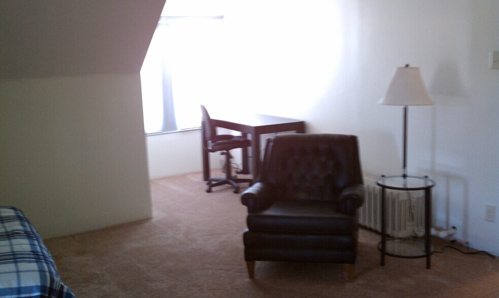 BR 2 desk and easychair - 436 E Pittsburgh St