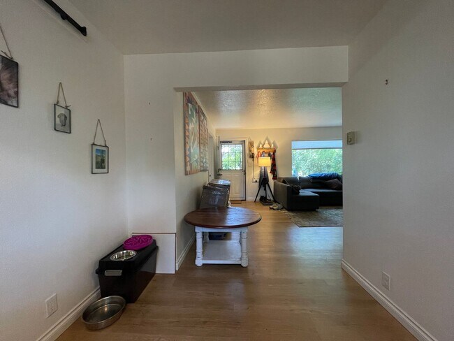 Building Photo - Charming S. Tabor 2 Bed + Bonus Room, 2 Ba...