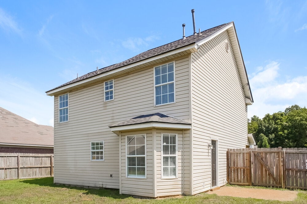 Building Photo - 4551 Blue River Dr