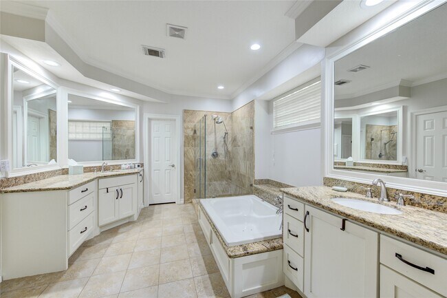 Building Photo - 12503 Whispering Sands Ct