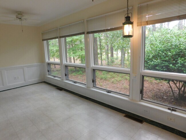 Building Photo - 914 Muirfield Pl