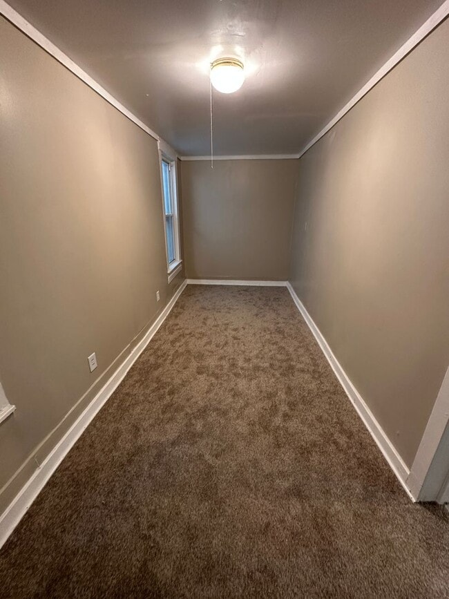 Building Photo - Spacious 5-Bedroom Home with 2 Full Baths, Freshly Rehabbed, Ready to rent