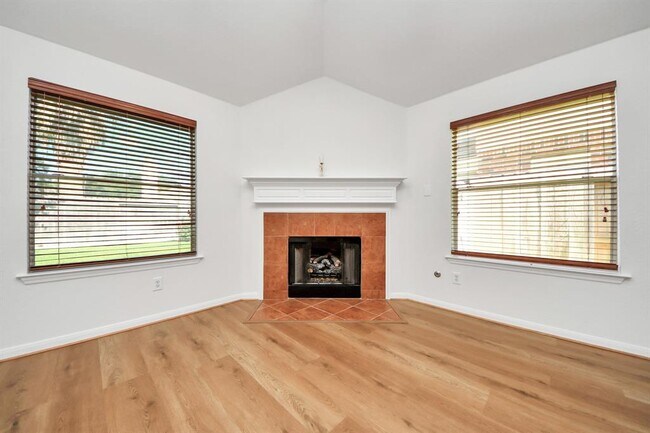Building Photo - 14623 Cypress Cottage Ct