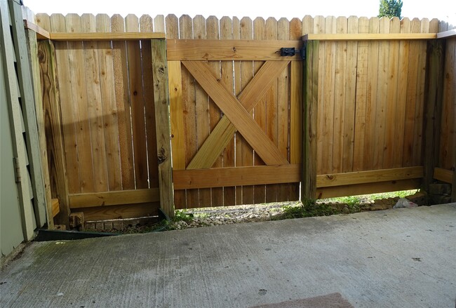 Building Photo - 18800 Egret Bay Blvd